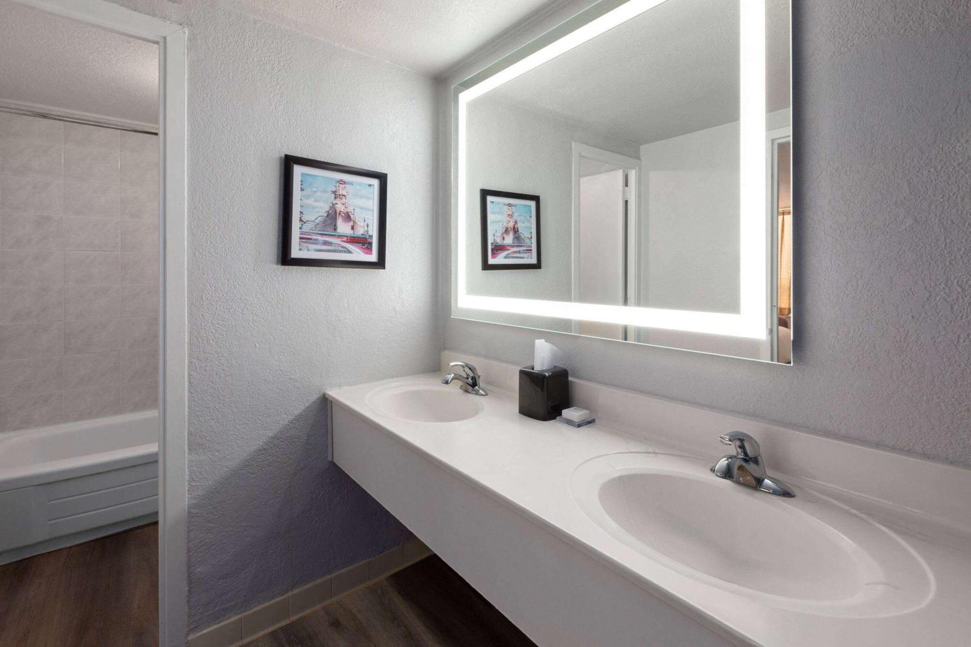 Wyndham Garden Norfolk Downtown Ξενοδοχείο Εξωτερικό φωτογραφία