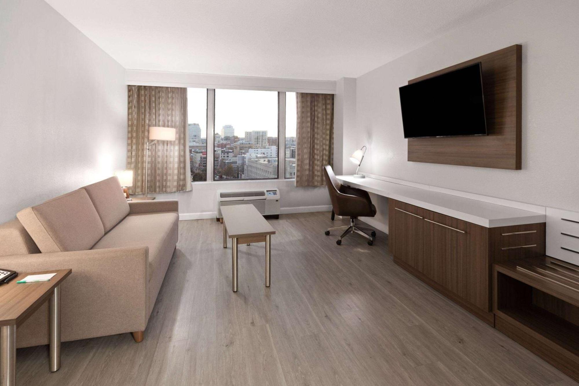Wyndham Garden Norfolk Downtown Ξενοδοχείο Εξωτερικό φωτογραφία